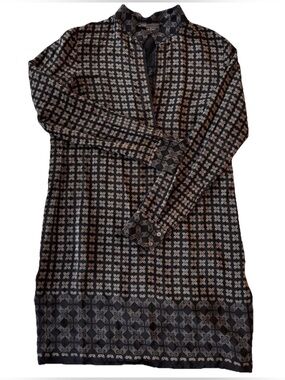 VINCE Women’s Size 6 100% SILK tan/black long sleeve dress geometric design